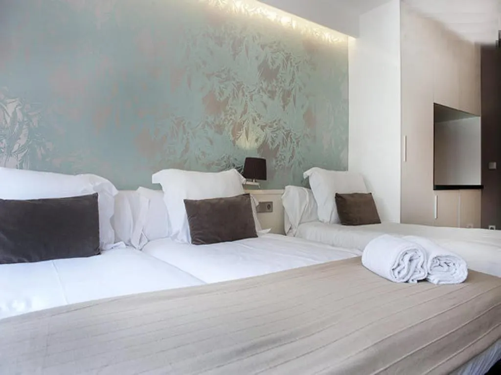 **  Barcelona Fifteen Central Aparthotel İspanya