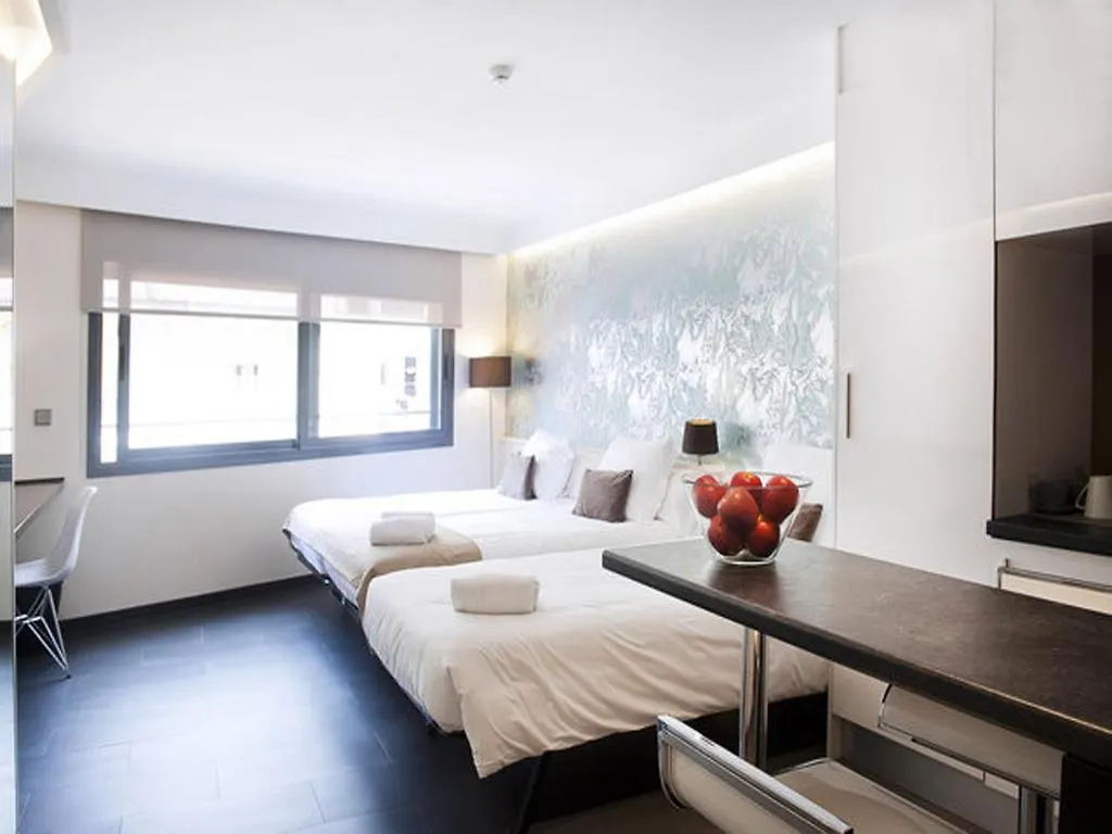 **  Barcelona Fifteen Central Aparthotel İspanya